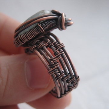 Natural Aquamarine Stone wrapped with Copper Weaving Natural Aquamarine Stone wrapped with Copper Weaving